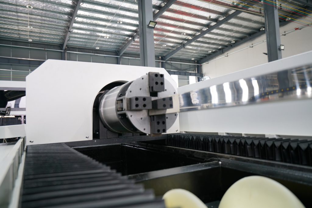 सीएनसी स्वचालित लेजर कटर निर्माता वर्ग दौर एसएस एमएस जीआई धातु लोहा स्टेनलेस स्टील ट्यूब फाइबर लेजर पाइप काटने की मशीन